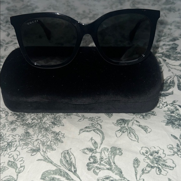 Gucci Accessories - Gucci Black and Gold Sunglasses
